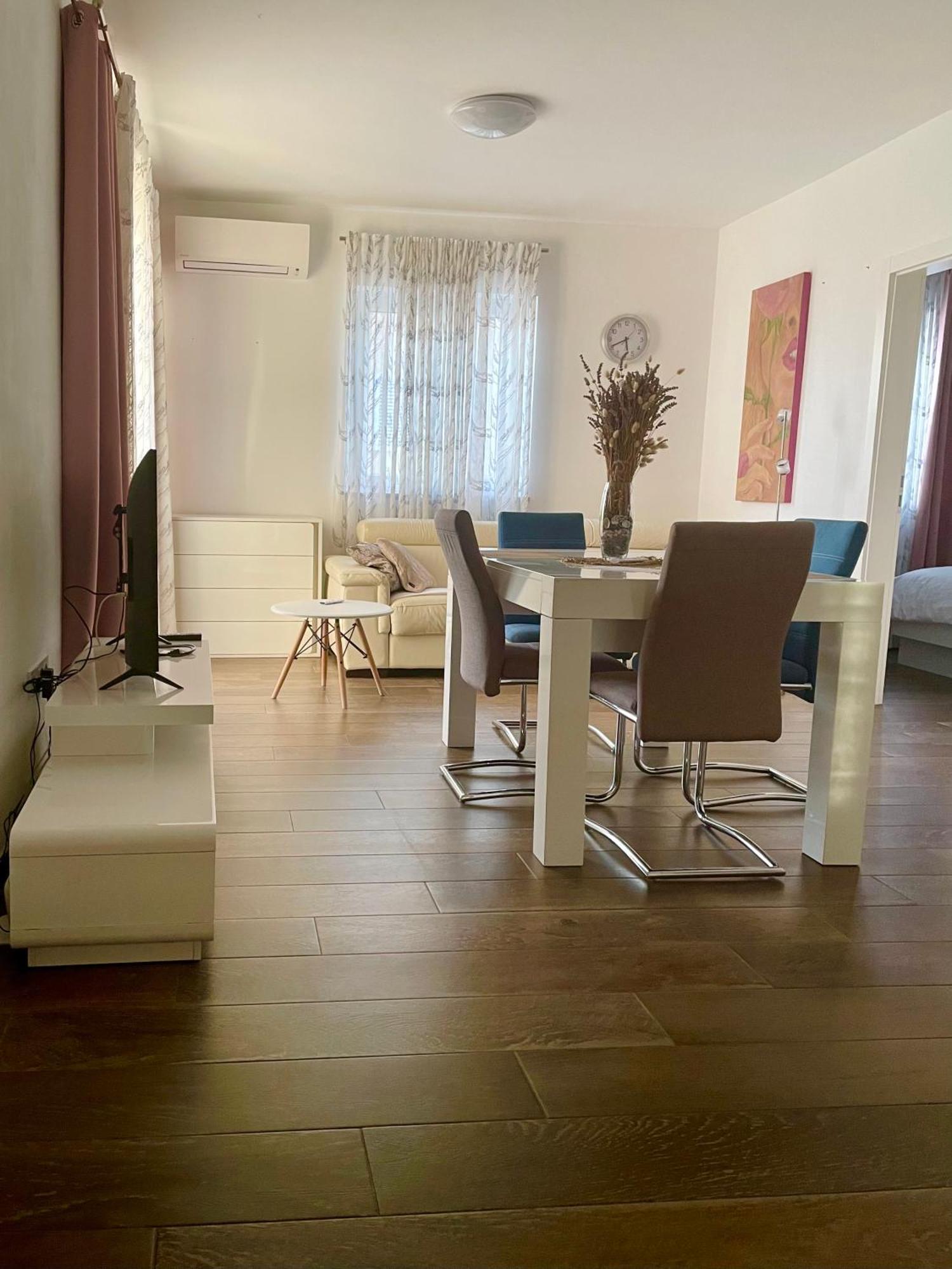 Appartement Blueberry à Bol Extérieur photo
